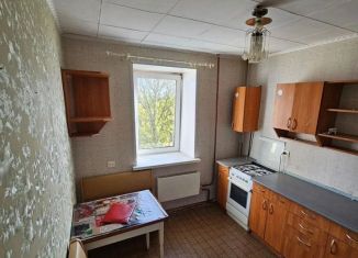 Сдается в аренду 2-комнатная квартира, 48 м2, Тихвин, Советская улица, 1