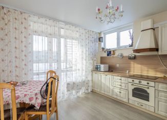 Продам 2-комнатную квартиру, 57.5 м2, Тюмень, улица Червишевский Тракт, 45к7, ЖК Апрель