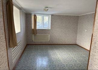 Торговая площадь на продажу, 56 м2, Кизляр, Советская улица, 11