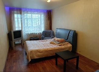 Сдаю 1-ком. квартиру, 35 м2, Дзержинск, проспект Чкалова, 57