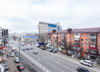 Продается 2-комнатная квартира, 62 м2, Краснодар, улица Суворова, 74, микрорайон Центральный