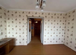 Продается четырехкомнатная квартира, 75.7 м2, Бакал, улица Ленина, 18