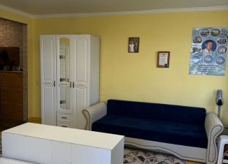 Продам 1-ком. квартиру, 32 м2, Калининград, 1-я Алтайская улица, 21