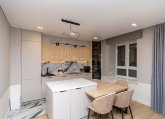 Сдаю 3-комнатную квартиру, 115 м2, Тюмень, улица Тимофея Кармацкого, 7к1, Центральный округ