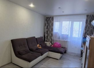 Продается двухкомнатная квартира, 47 м2, Кстово, улица 40 лет Октября, 25А