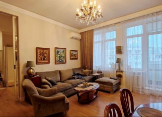 Аренда четырехкомнатной квартиры, 100 м2, Москва, улица Серафимовича, 2, метро Кропоткинская