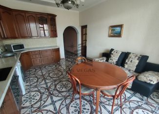 Четырехкомнатная квартира в аренду, 114 м2, Сочи, Клубничная улица, 8А, микрорайон Новый Сочи