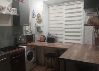 Продам 3-ком. квартиру, 56 м2, Колпино, Павловская улица, 90