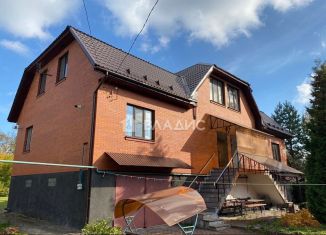 Продается 4-комнатная квартира, 208 м2, Гатчина, улица Беляева, 10Б
