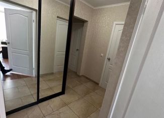 Сдаю в аренду однокомнатную квартиру, 70 м2, Краснодар, улица им. Байбакова Н.К., микрорайон ЗИП