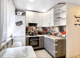 Продам 3-ком. квартиру, 55 м2, Архангельск, улица Чкалова, 2