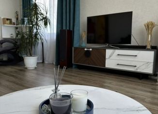 Продам 2-комнатную квартиру, 66.1 м2, Чебаркуль, улица Карпенко, 2