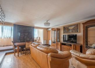 Сдается в аренду 5-комнатная квартира, 140 м2, Свердловская область, улица Викулова, 61к1