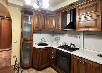 Сдаю 2-ком. квартиру, 54 м2, Астраханская область, Звёздная улица, 57к1