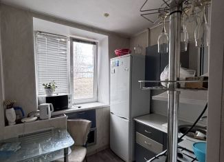 Продаю 2-ком. квартиру, 41.1 м2, Златоуст, улица Мельнова, 3