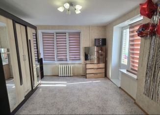 Продажа 2-ком. квартиры, 47.7 м2, Кириши, улица Мира, 20