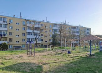 Продам двухкомнатную квартиру, 43.9 м2, Керчь, улица Олега Кошевого, 20