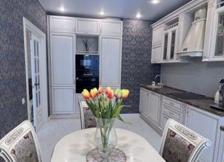 Сдам в аренду двухкомнатную квартиру, 76 м2, Санкт-Петербург, Московский проспект, 183-185Ак1