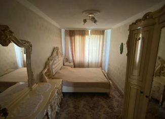 Сдам в аренду 3-комнатную квартиру, 63 м2, Грозный, бульвар Султана Дудаева, 12, 2-й микрорайон