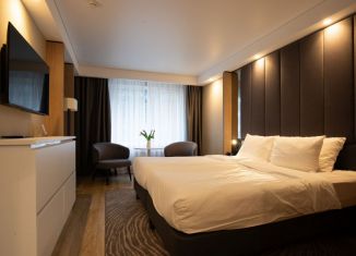 Продам многокомнатную квартиру, 26.1 м2, Санкт-Петербург, улица Салова