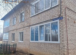 Продаю трехкомнатную квартиру, 98.5 м2, Дюртюли, улица 70-летия Октября, 1/1