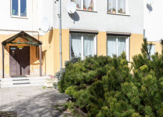 Двухкомнатная квартира на продажу, 52 м2, Калининград, Осенняя улица, 30