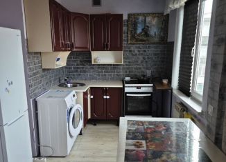 Продам 3-комнатную квартиру, 58 м2, Улан-Удэ, улица Революции 1905 года, 12