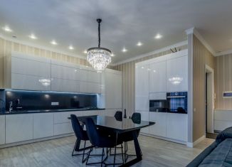 Продам 3-ком. квартиру, 117 м2, Калининград, проспект Мира, 100