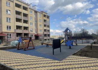 Продаю двухкомнатную квартиру, 59 м2, Ейск, Западная улица, 8