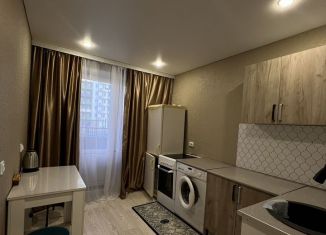 Сдам 1-ком. квартиру, 35 м2, Тюменская область, улица Алексея Леонова, 32