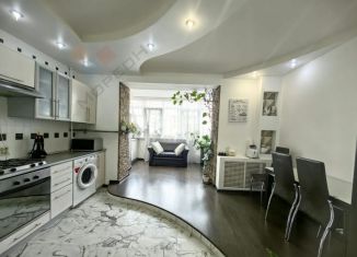 Продаю двухкомнатную квартиру, 70.2 м2, Краснодар, улица КИМ, 141, микрорайон Дубинка