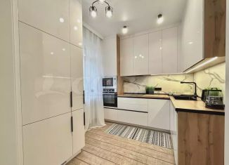 Сдача в аренду 2-ком. квартиры, 85 м2, Тюмень, улица Ленина, 69А, Центральный округ