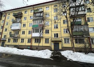 Продаю 2-комнатную квартиру, 57 м2, Мурманск, улица Шмидта, 39/1