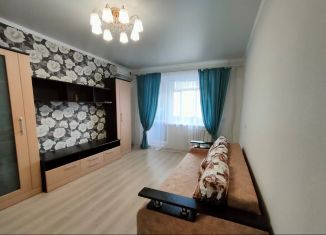 Сдача в аренду 2-ком. квартиры, 57 м2, Новороссийск, улица Алексеева, 22