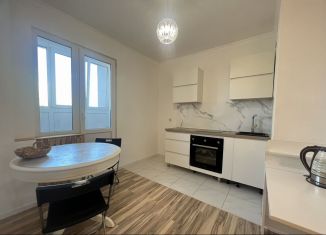 Продаю квартиру свободная планировка, 37 м2, посёлок Шушары, Новгородский проспект, 2к1, ЖК Знание