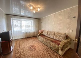 Продаю 2-ком. квартиру, 49 м2, Кумертау, Логовая улица, 7
