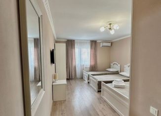 Сдам в аренду 2-комнатную квартиру, 68 м2, Сочи, улица Просвещения, 34, микрорайон Центральный