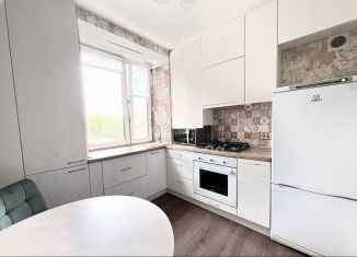 Сдается в аренду 2-комнатная квартира, 45 м2, Курган, улица Карла Маркса, 87, жилой район Центральный