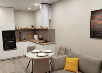 Сдам 1-комнатную квартиру, 43 м2, Калининград, Земельная улица, 30