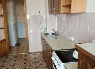 Сдам в аренду двухкомнатную квартиру, 72 м2, Йошкар-Ола, улица Прохорова, 50, микрорайон 9В