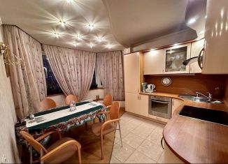 Сдам в аренду 2-ком. квартиру, 65 м2, Москва, Мичуринский проспект, 9к2, метро Раменки