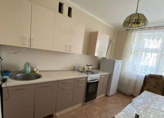 Сдам в аренду 2-комнатную квартиру, 60 м2, Туймазы, улица Комарова, 39