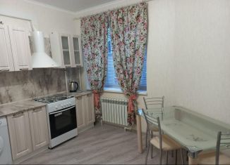 Сдаю двухкомнатную квартиру, 92 м2, Горячий Ключ, Псекупская улица, 151В