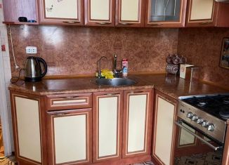 Сдам в аренду трехкомнатную квартиру, 62 м2, Кронштадт, Петровская улица, 8к1