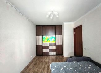 Продам однокомнатную квартиру, 32 м2, поселок городского типа Стройкерамика, улица Академика Дмитрия Козлова, 10