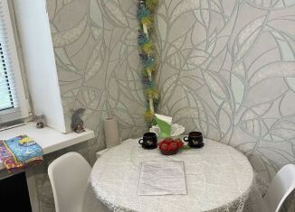 Сдам 1-ком. квартиру, 30 м2, Саратов, Тверская улица, 38