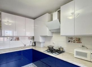 Продается 2-комнатная квартира, 55 м2, Калининград, улица Дзержинского, 172