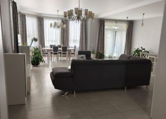 Сдается в аренду дом, 300 м2, Калининград, Орловская улица, 10А