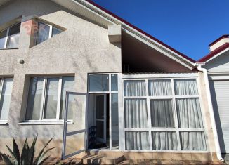 Продается 2-ком. квартира, 60 м2, поселок городского типа Заозерное, улица Аллея Дружбы, 14к14