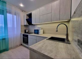 Сдаю в аренду 1-ком. квартиру, 40 м2, Тольятти, Тополиная улица, 4